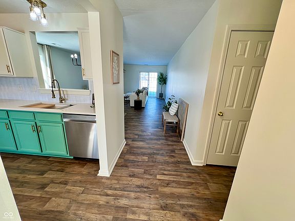5th image of 6884 N Laredo Dr