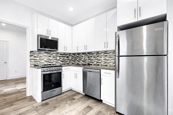 Rented by Cooper & Cooper Real Estate | media 6