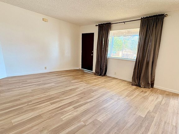 3rd image of 9971 Jennifer Ct