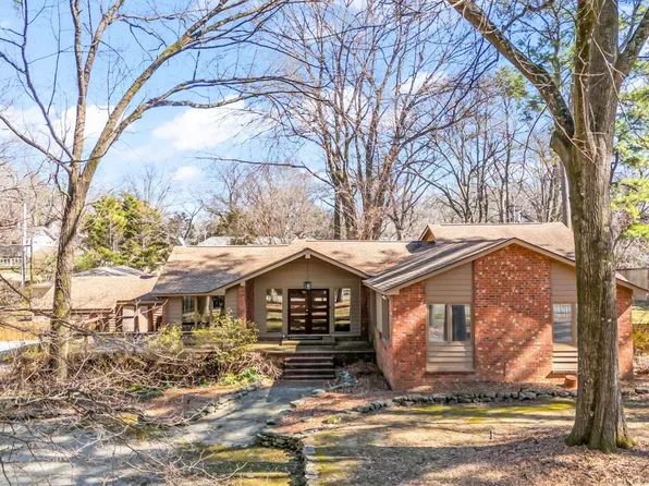 598 Valleybrook Dr, Memphis, TN 38120