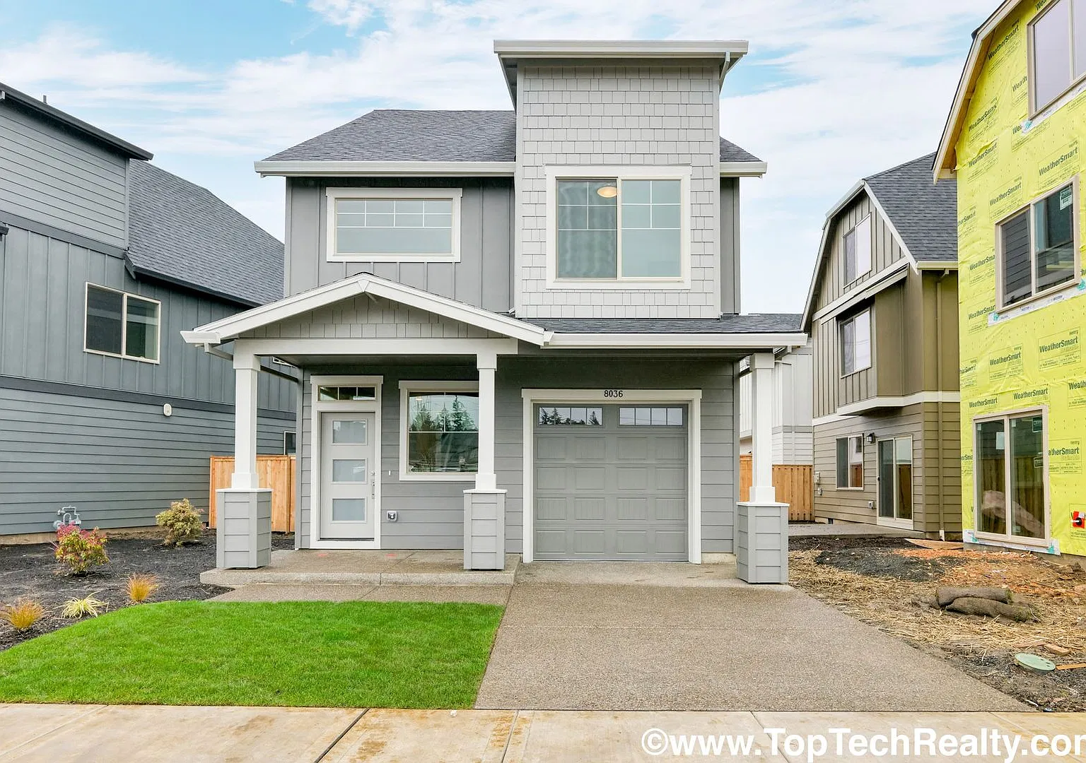 Beautiful Modern 4 Bedroom | 2.5 Bathroom | Single Family Home | Near Quatama Station! — Photo 1