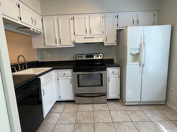 2nd image of 2410 Barnside Cir