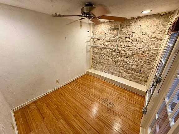 4th image of 411 E 6th St