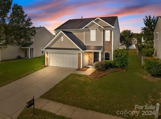 8219 Belmont Stables Dr, Charlotte, NC 28216