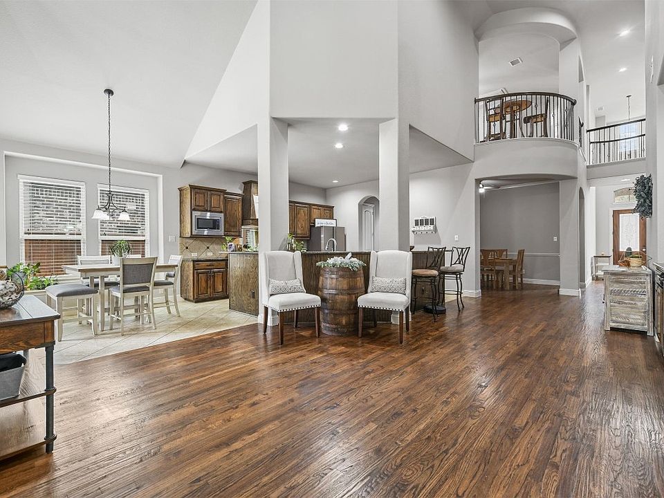 1st image of 1608 Golf Club Dr