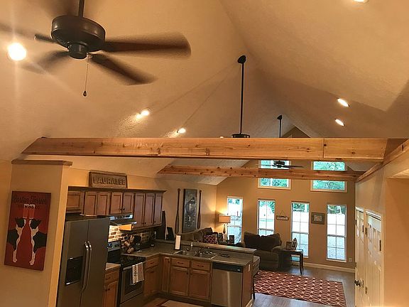 2nd image of 1335 Holiday Hills Ln