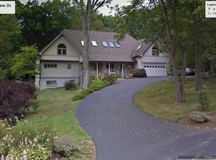 26 W Skyview Dr, Cohoes, NY 12047