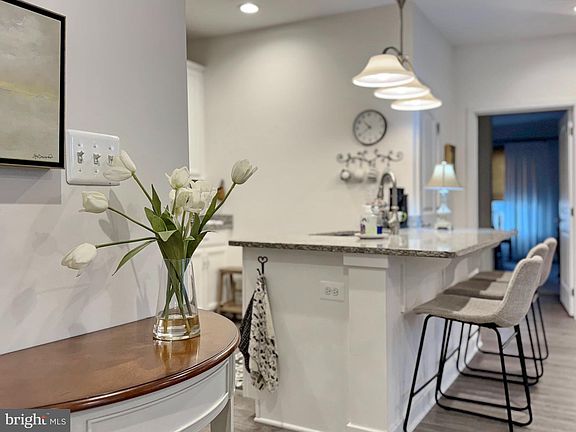 3rd image of 34 Camden Cir