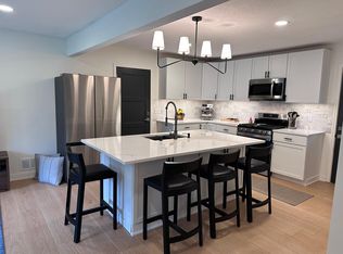 5443 Linden St, Roeland Park, KS 66205