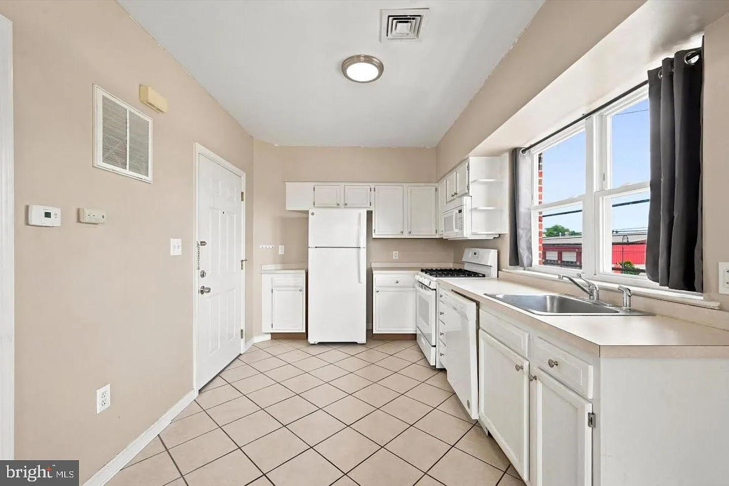 1 bed, 600 sqft, $1,195 — Photo 3