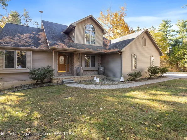 1155 W Maple Rapids Rd, Saint Johns, MI 48879