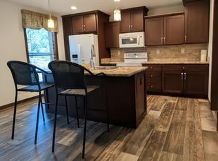 915 S Oak Park Avenue, Springfield, MO 65802