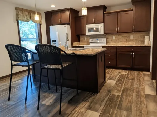 915 S Oak Park Avenue, Springfield, MO 65802