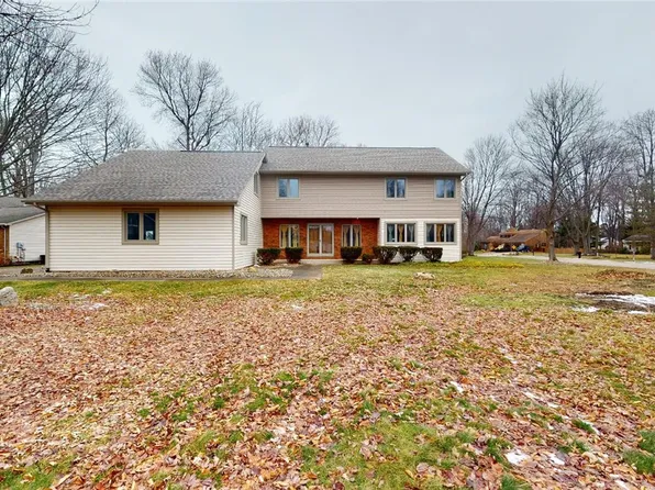 6328 Meadowrue Ln, Erie, PA 16505