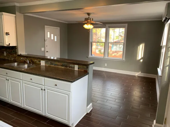 206 S Lucas St #B, West Columbia, SC 29169