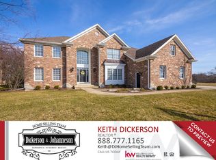 701 Evergreen Ln, Sugar Grove, IL 60554