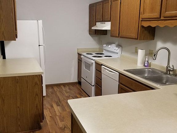 4th image of 2030 Meadow Ct APT 4