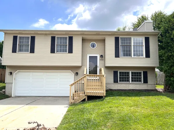 2503 Slayton Dr, Bloomington, IL 61704