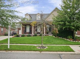 51285 Upland View St, Canton, MI 48188
