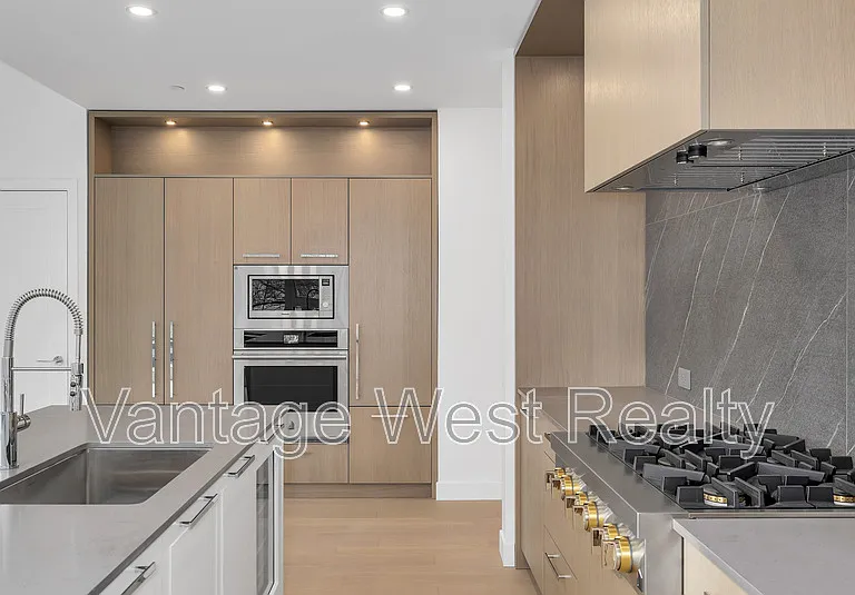 3389 Lakeshore Rd #216 — Photo 2