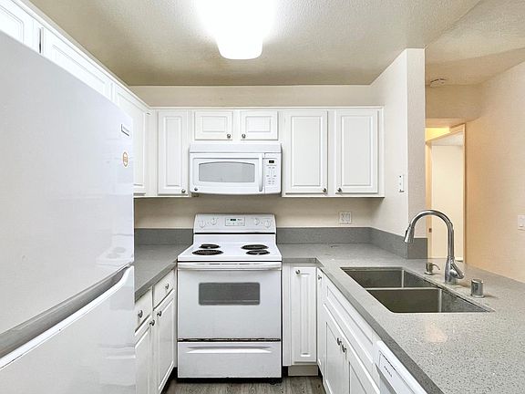 3rd image of 3440 Lebon Dr APT 4107