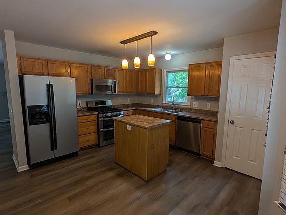 5th image of 2900 Enson Pl