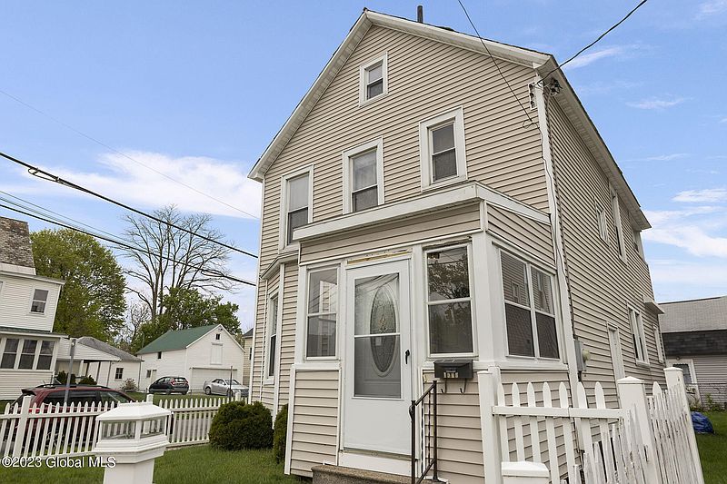 3rd image of 1943 Guilderland Avenue
