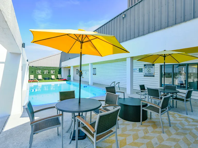 Iris Luxury Apartments — Photo 20