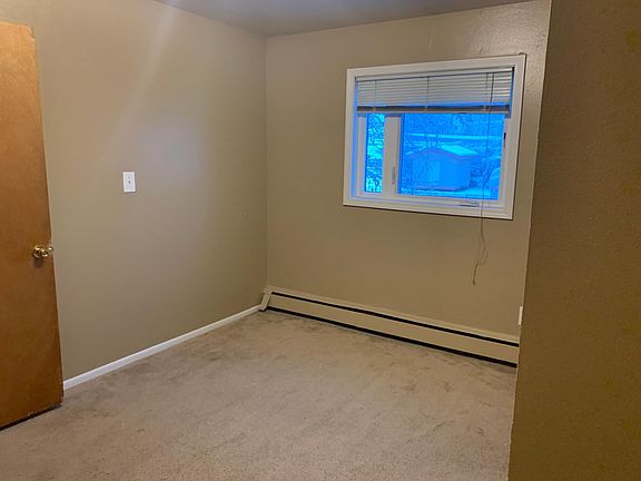 5th image of 1554 Eielson St APT 8