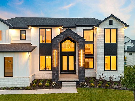 4th image of 3513 S 221st St