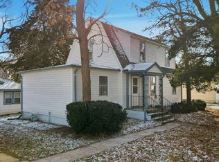 7913 S Oak St, Dixon, IL 61021