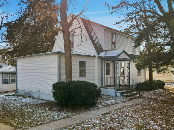 7913 S Oak St, Dixon, IL 61021