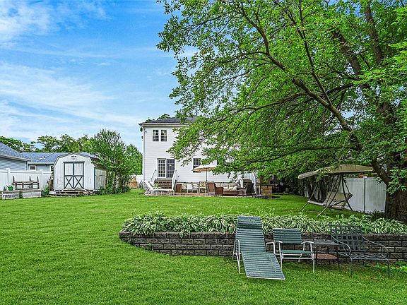 4th image of 27 Woodcrest Dr