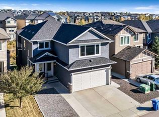 82 W Panton Vw NW, Calgary, AB T3K0X8