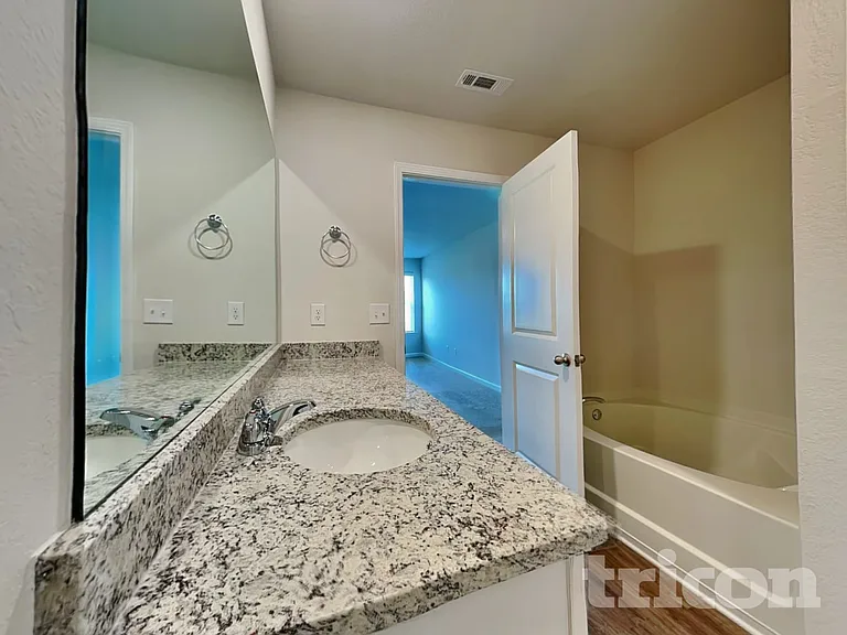 1251 Fendt Dr — Photo 10