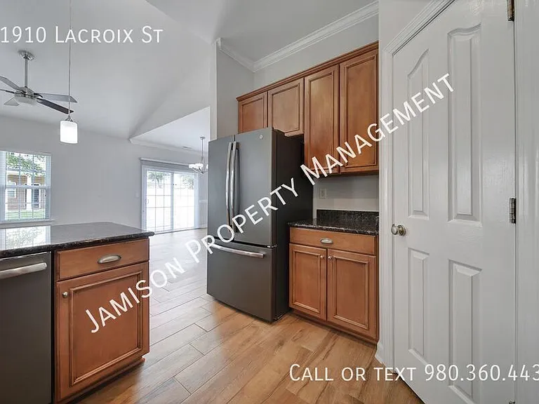 11910 Lacroix St — Photo 9