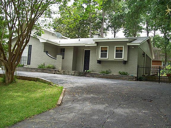 4th image of 370 N Pine Harbour Dr