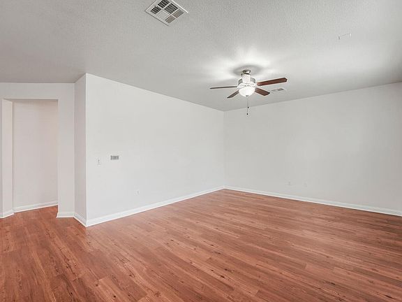5th image of 8106 Dampton Ln