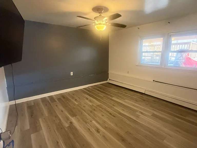 24 Castle Ct #1 — Photo 3