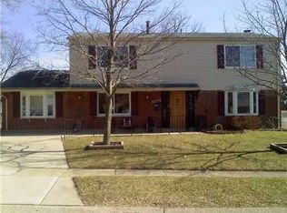 6040 Leycross Dr, Dayton, OH 45424