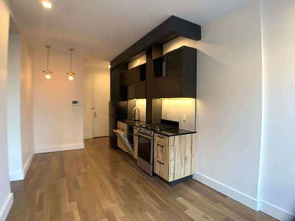 4th image of 1054 Dean St #3H