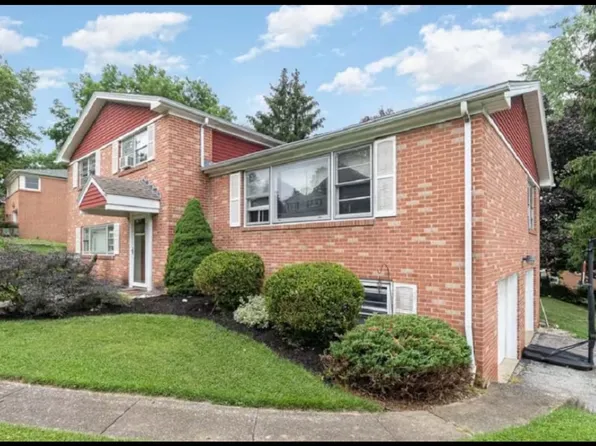 2595 Eastwood Dr, York, PA 17402