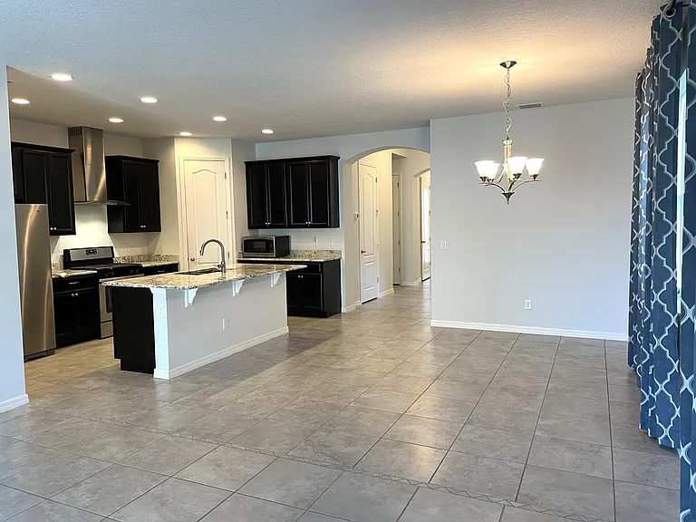 2881 Casterton Dr — Photo 11