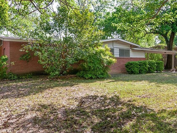 3rd image of 2118 Miriam Ln