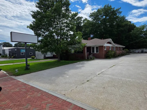 3395 Dogwood Dr, Hapeville, GA 30354
