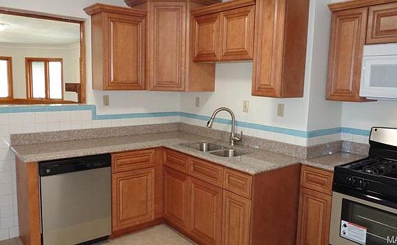 3rd image of 1212 Buck Ave