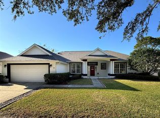 2041 Park Forest Blvd, Mount Dora, FL 32757