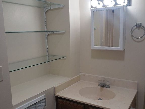3rd image of 508 N 5th St APT 103