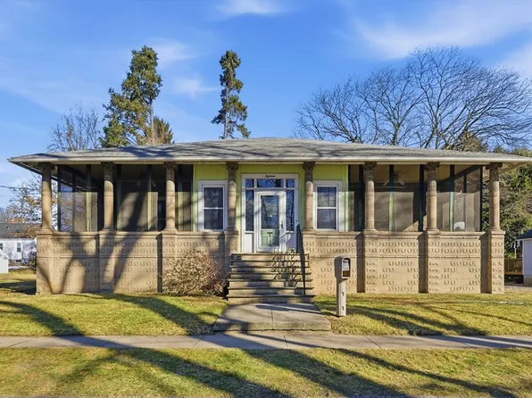 18 Cedar St, Northampton, MA 01060