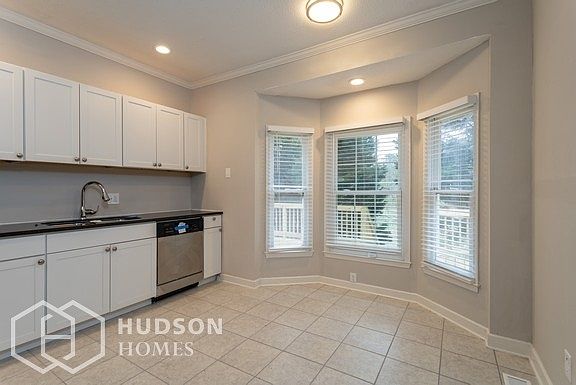 Hudson Homes Management - Kitchen